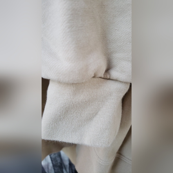 LULULEMON Crewneck sweater Sz 10 - Picture 3 of 5